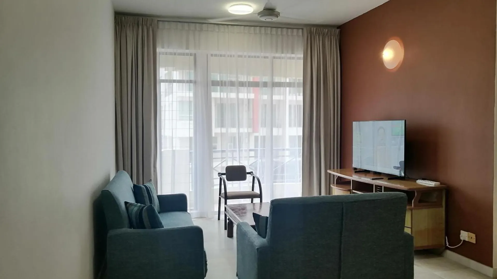 Apartment City Tropical Home II George Town